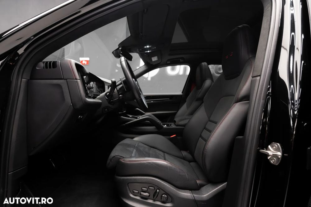Porsche Cayenne GTS - 27