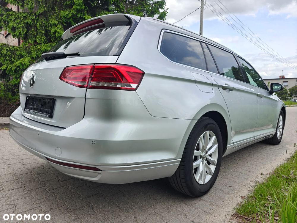Volkswagen Passat - 12