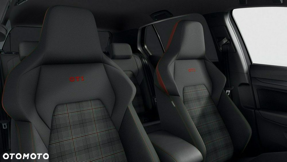 Volkswagen Golf - 12