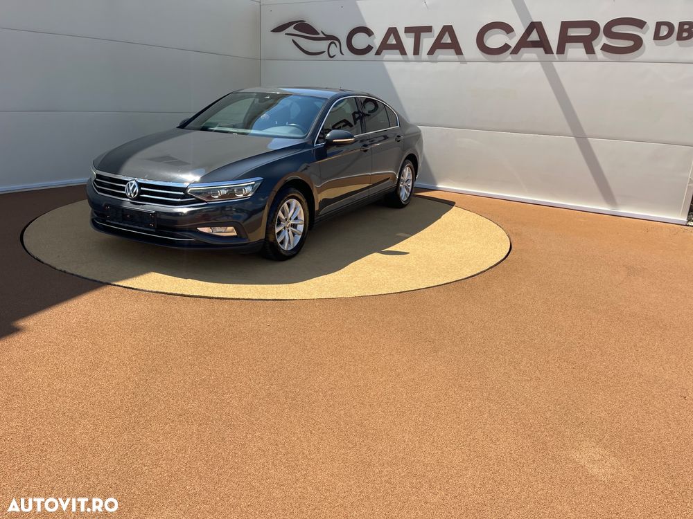 Volkswagen Passat 1.6 TDI SCR DSG Business - 4