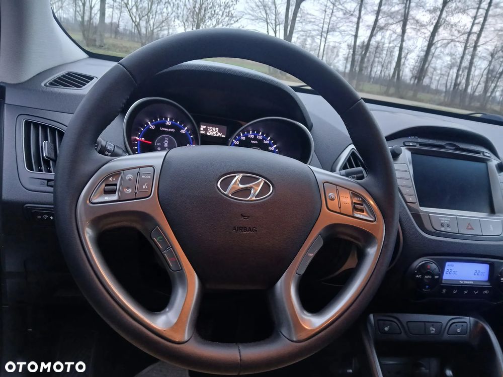 Hyundai ix35 1.7 CRDi 2WD blue Finale Gold - 22