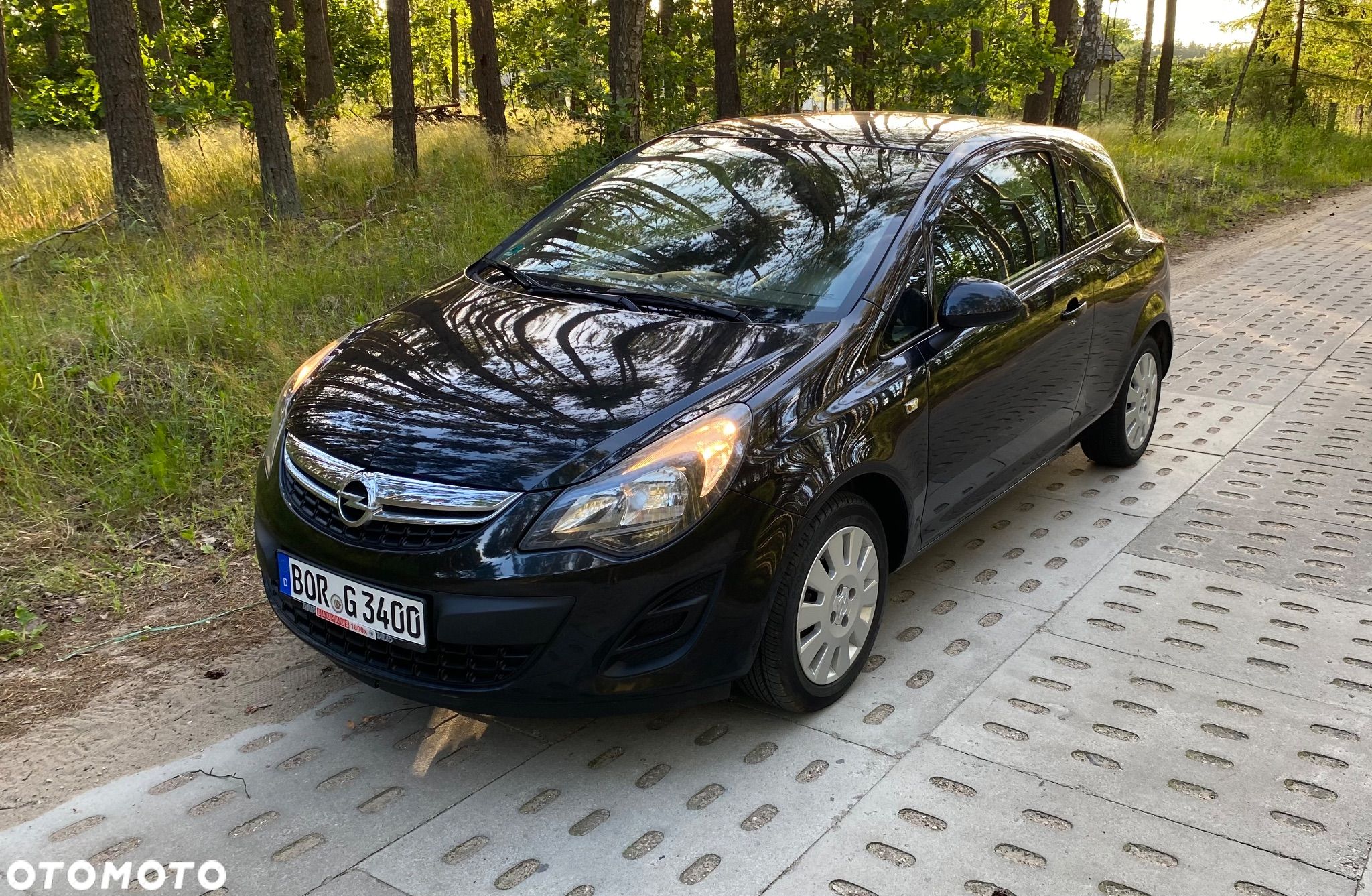 Opel Corsa 1.2 16V Color Edition - 1
