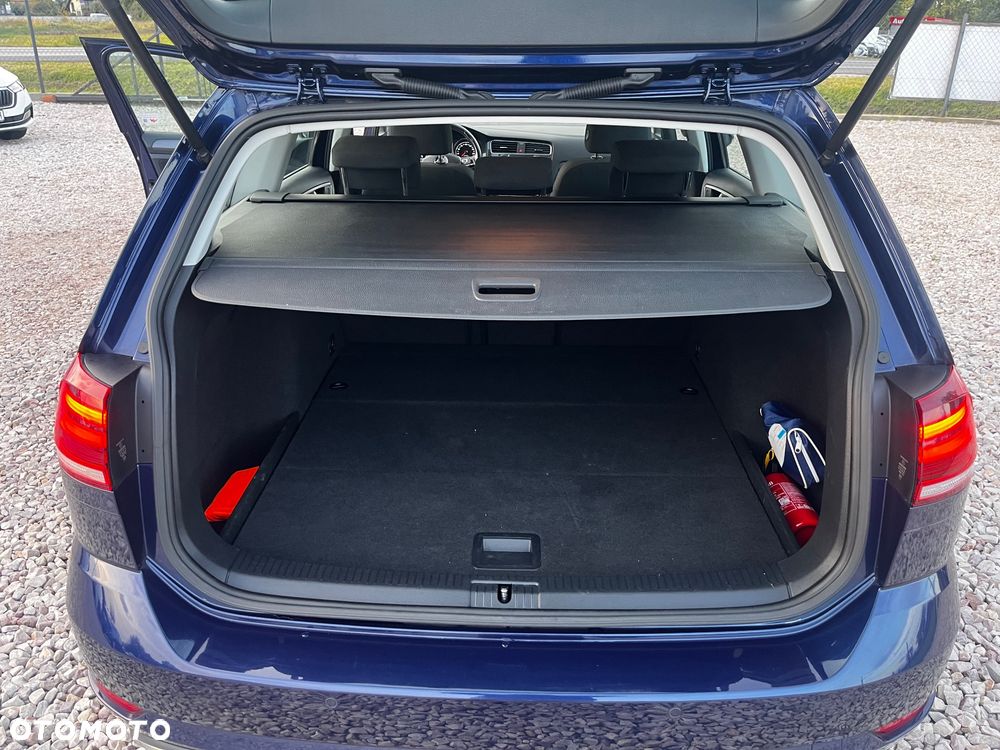 Volkswagen Golf 1.5 TSI BMT Trendline - 32