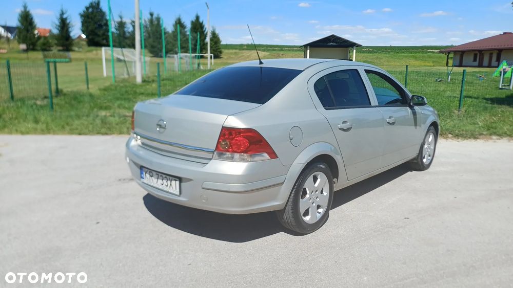 Opel Astra 1.6 Enjoy - 4