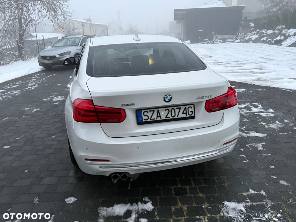 BMW Seria 3 328i xDrive Luxury Line - 5