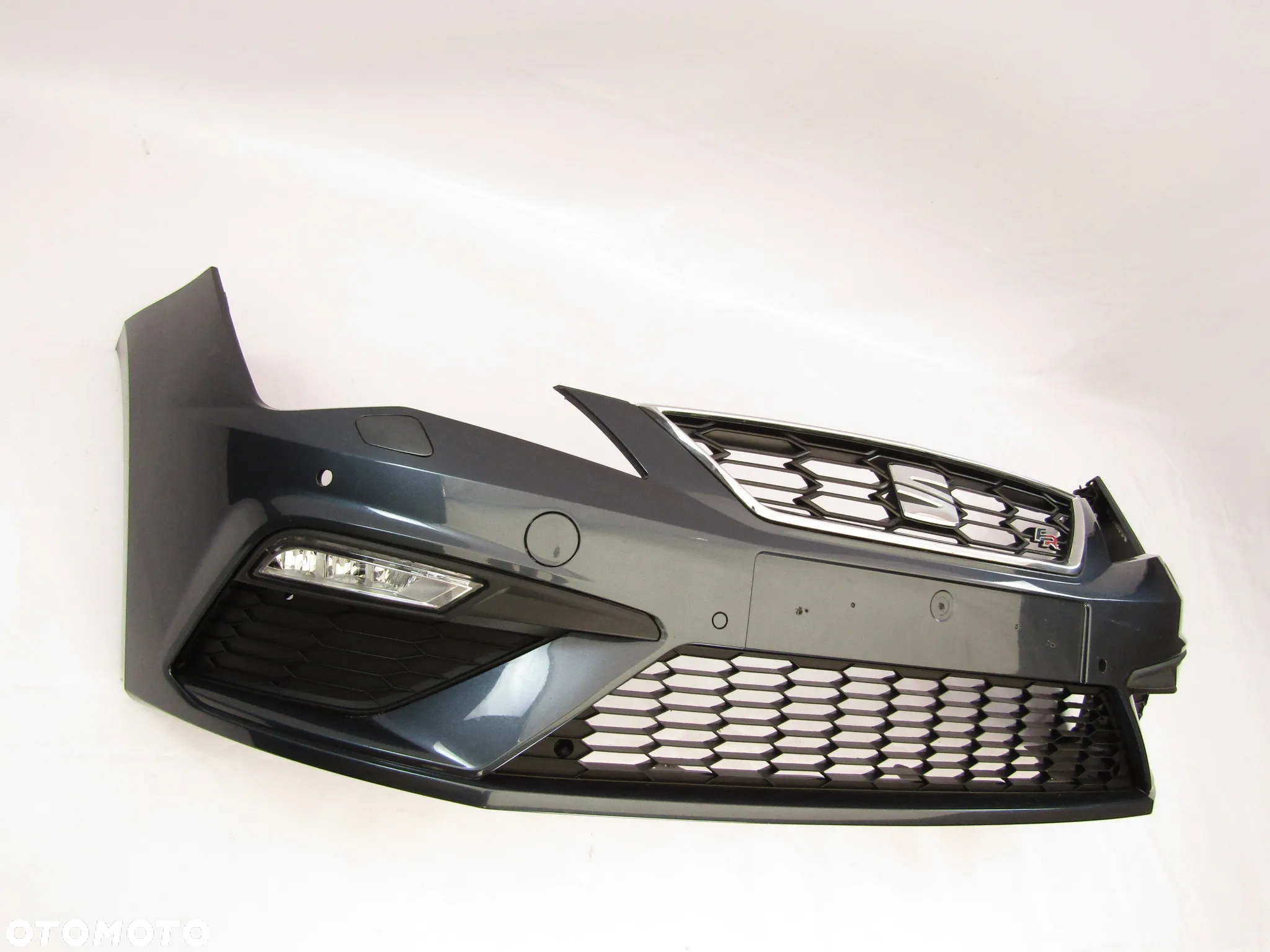 Zderzak przedni Seat Leon FR 17 - 20 Sprysk./ Pdc-4 Lakier LC7V - 14