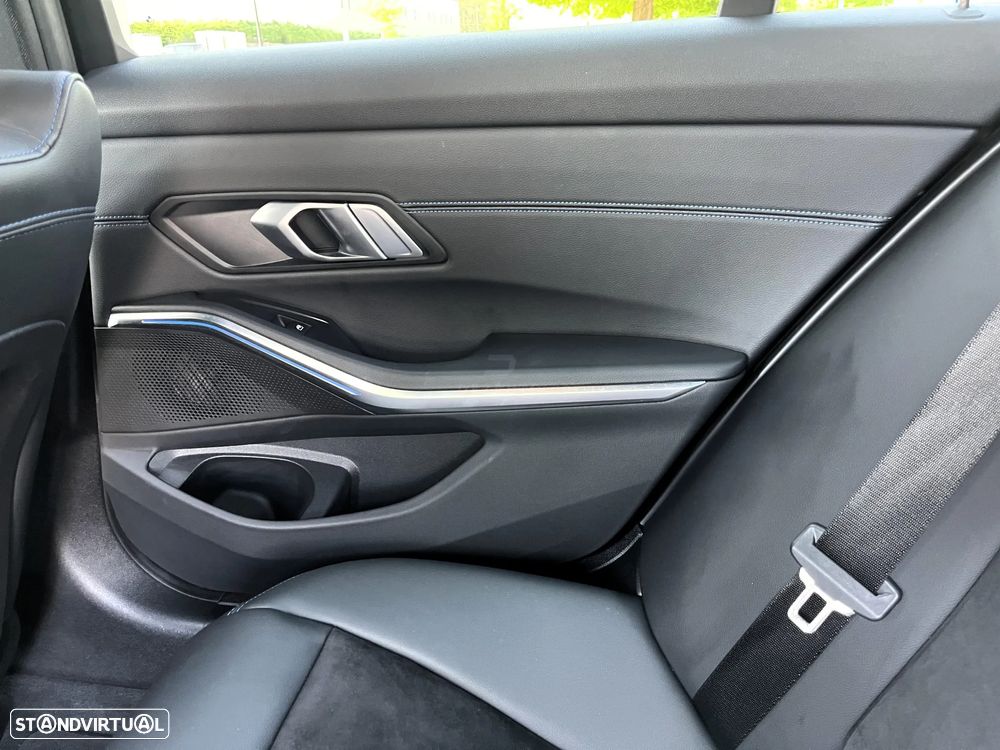 BMW 330 e Pack M Auto - 14