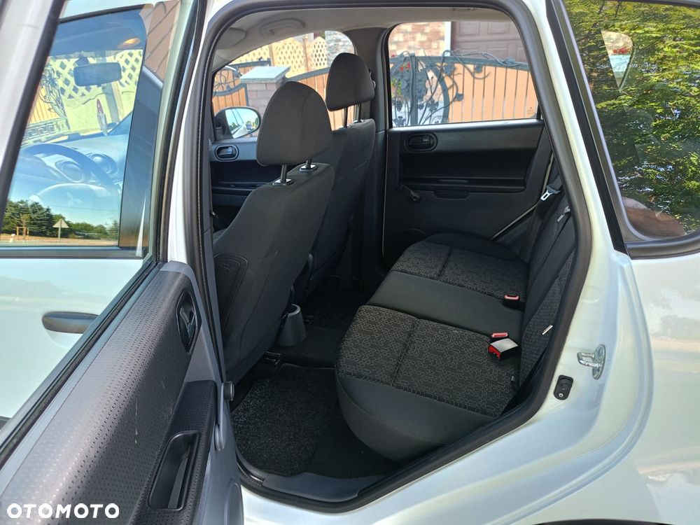 Mitsubishi Colt - 11
