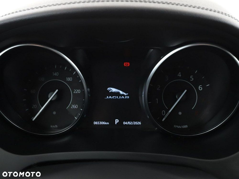 Jaguar E-Pace P200 AWD - 23