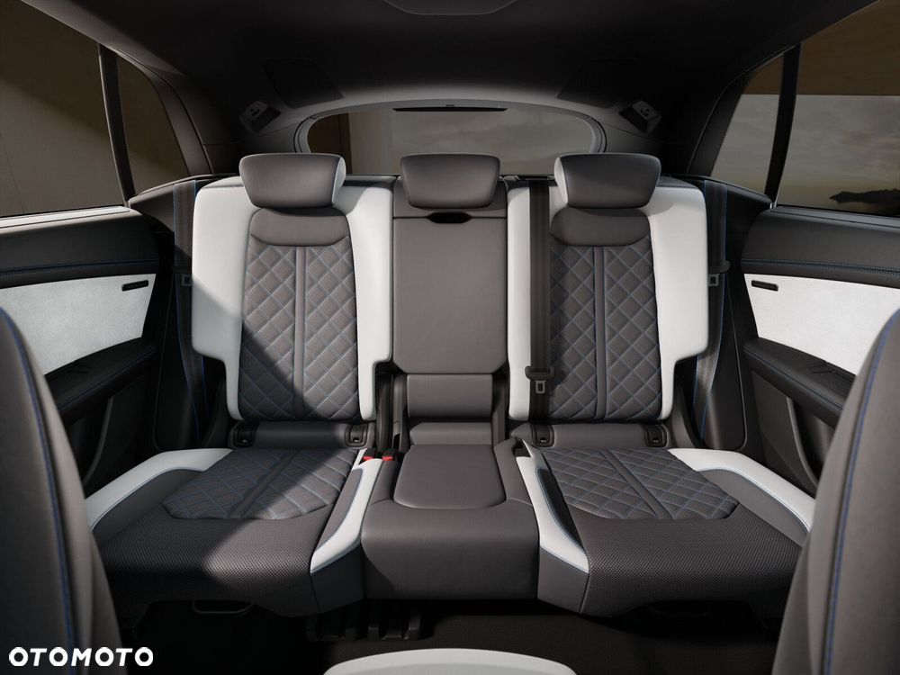 Audi SQ8 - 8