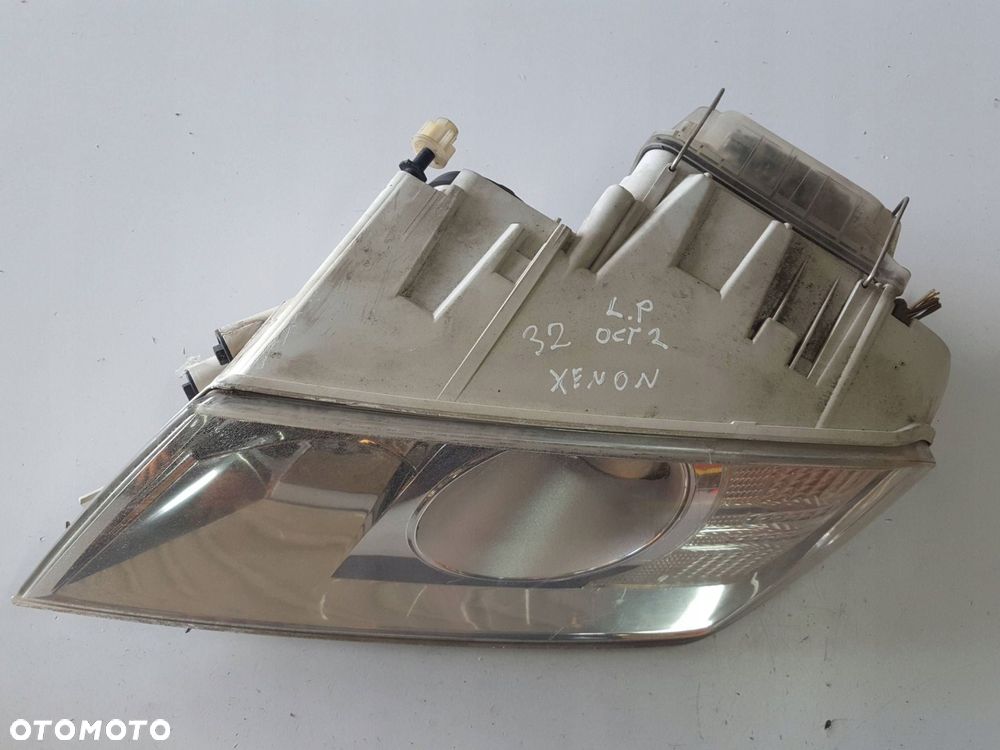 SKODA OCTAVIA 2 II 04-07r LAMPA XENON LEWA PRZÓD ANGLIK - 4