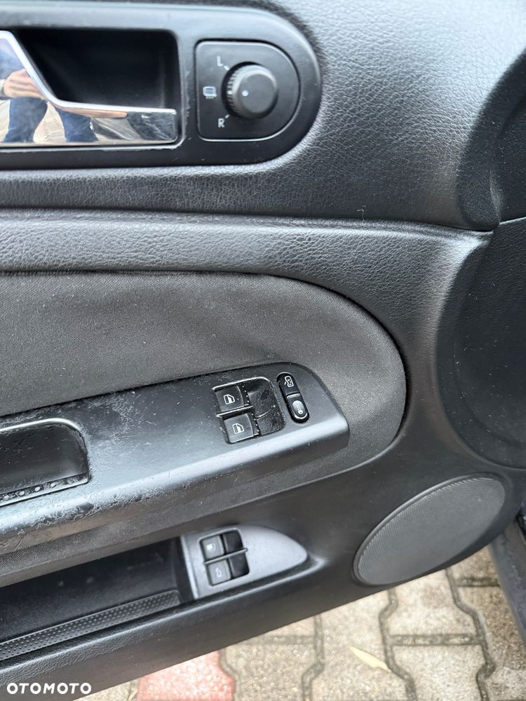 Volkswagen Passat 1.9 TDI Comfortline - 21