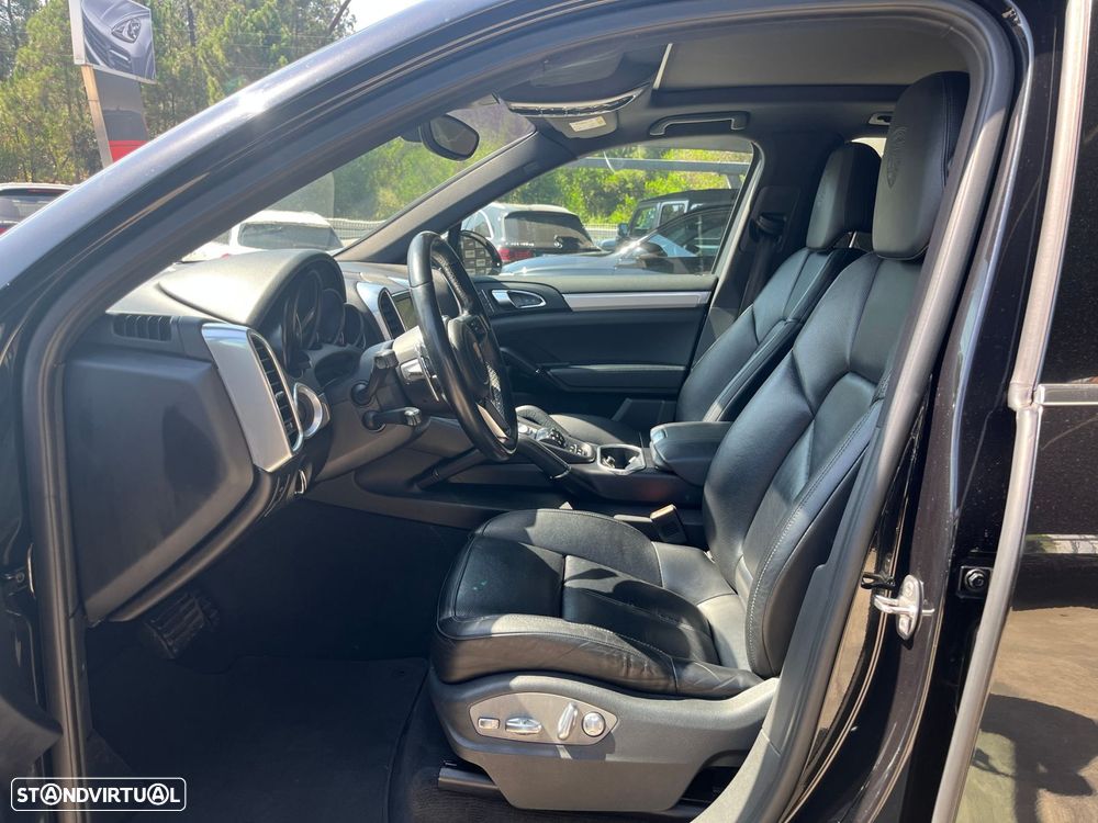 Porsche Cayenne Standard - 17