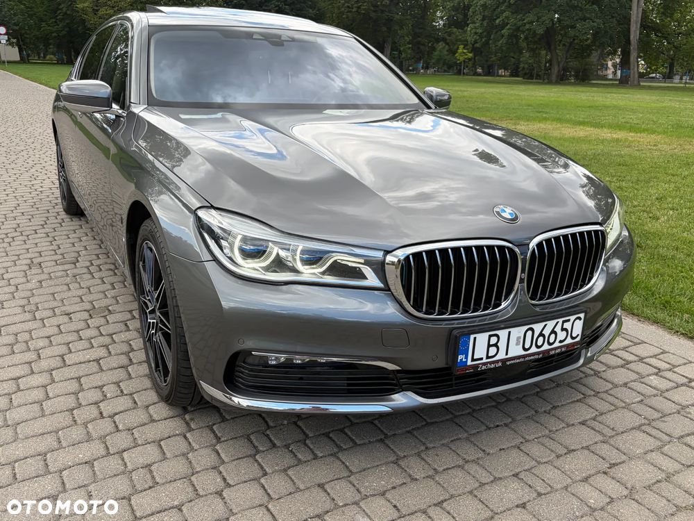 BMW Seria 7 740Le iPerformance - 13