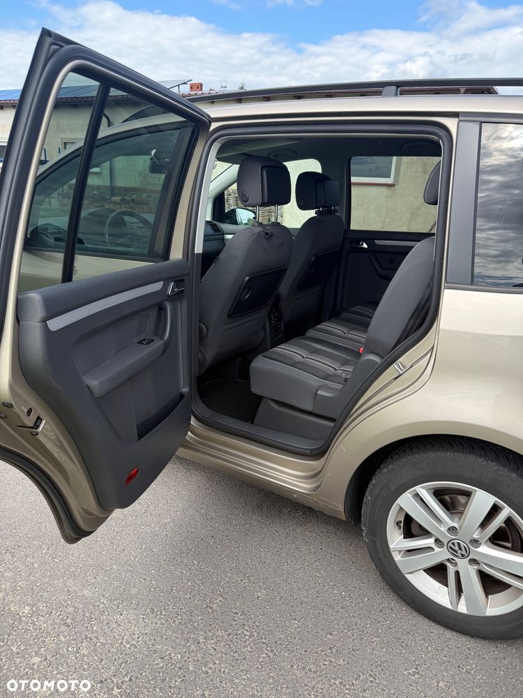 Volkswagen Touran 2.0 TDI DPF BlueMotion Technology MATCH - 9
