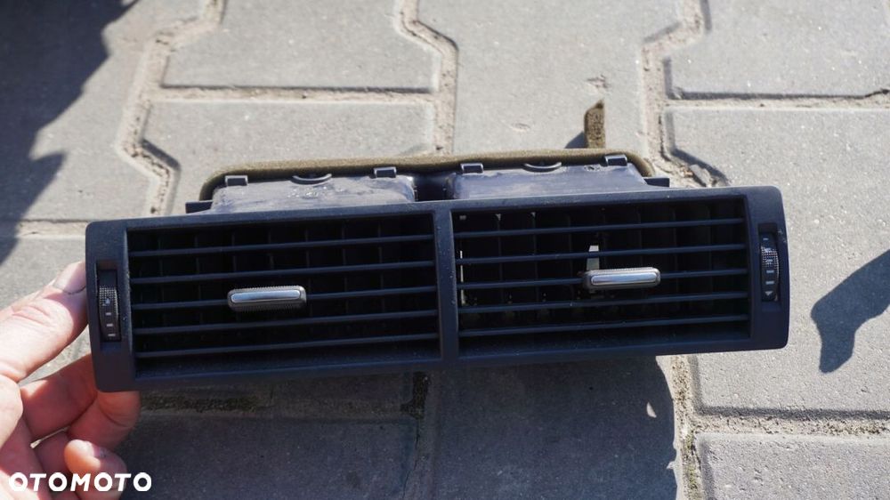 OSŁONA OSLONA PRZECIWSLONECZNA PRAWA AUDI A4 B6 - 2