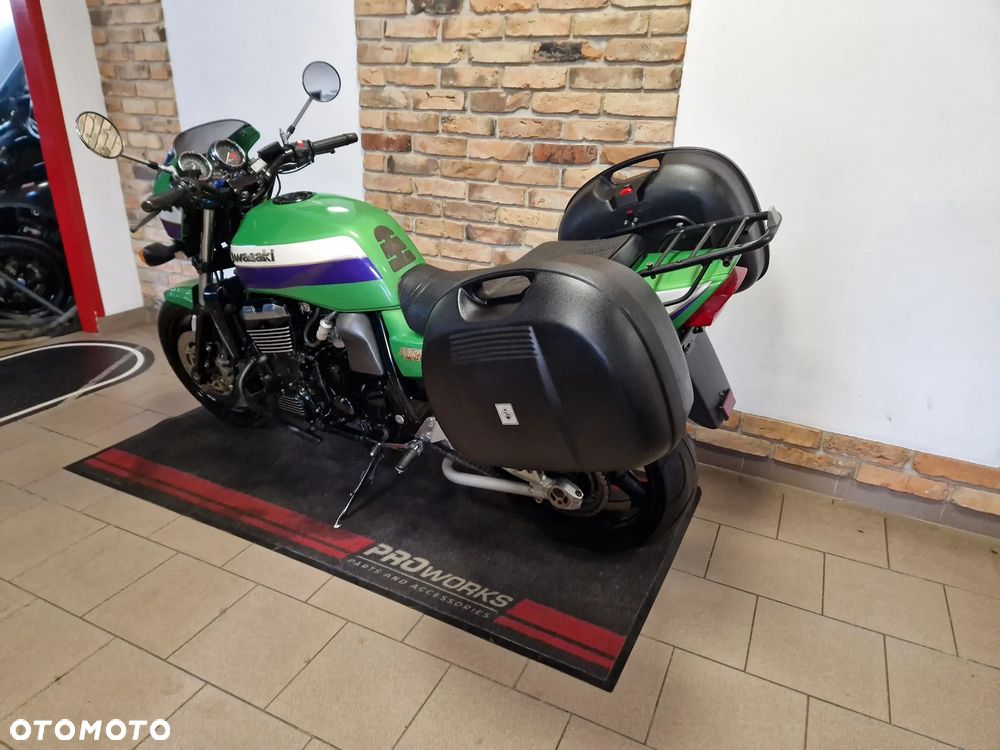 Kawasaki ZRX - 9