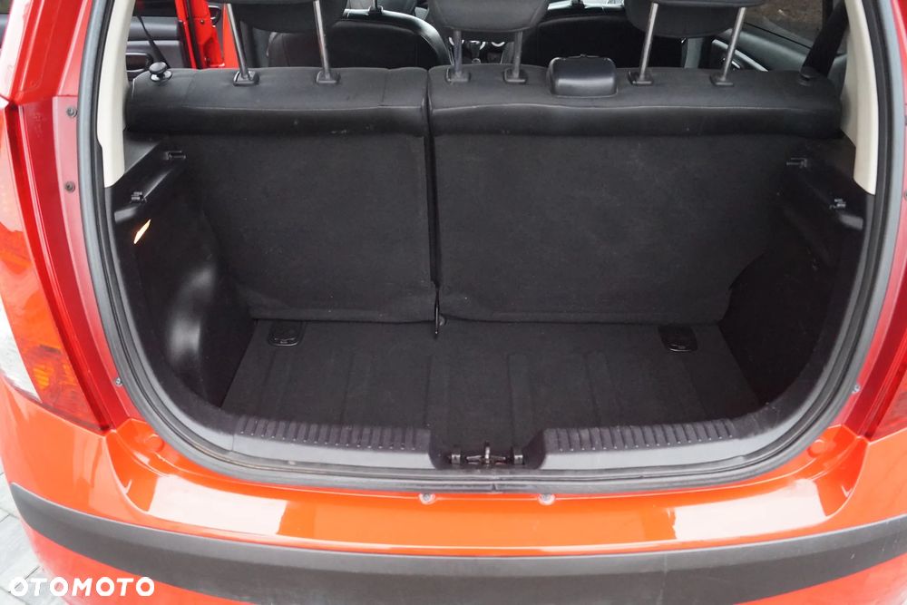 Hyundai i10 1.1 Base - 14