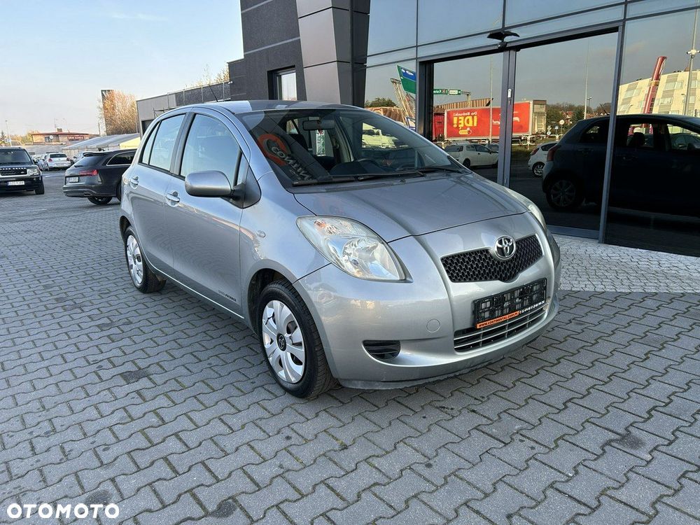 Toyota Yaris - 2