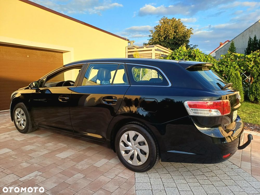 Toyota Avensis 1.8 Sol NAVI - 3