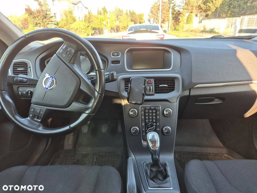 Volvo V40 - 23