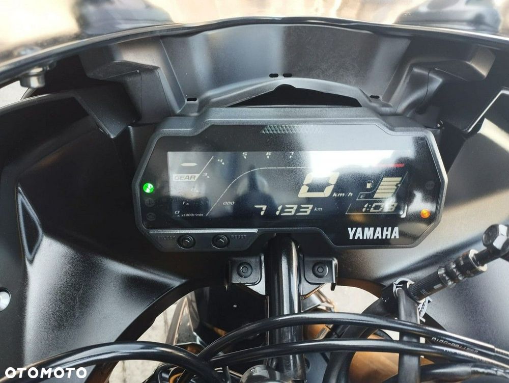 Yamaha YZF - 8