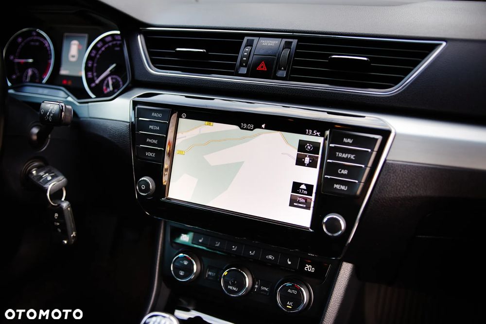 Skoda Superb 2.0 TDI 4x4 Premium Edition - 28