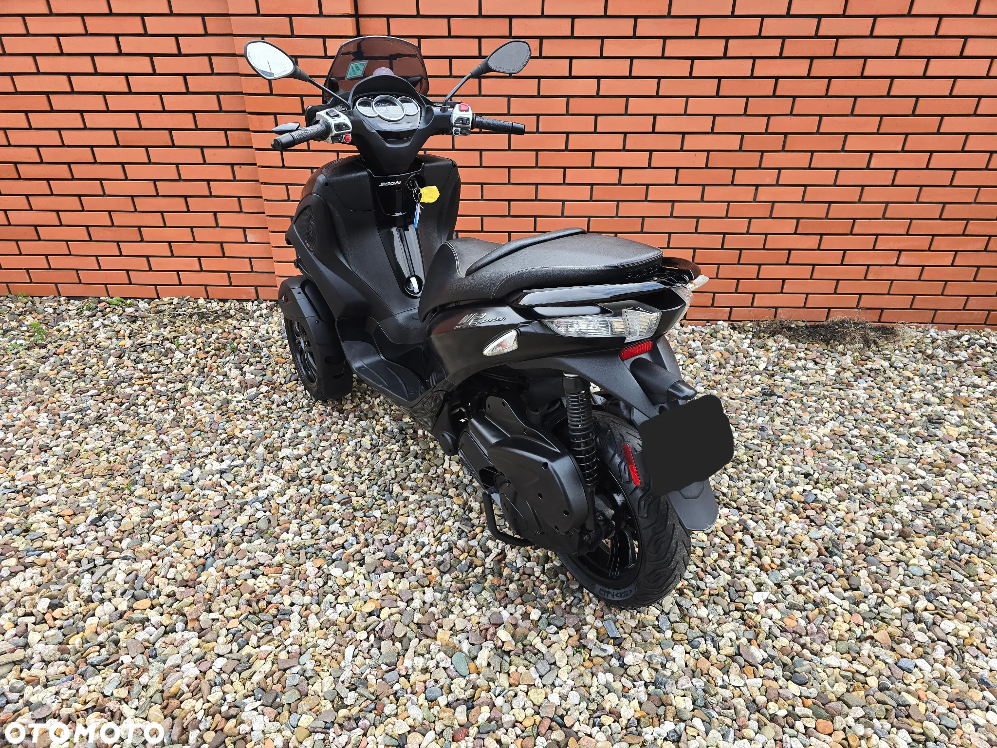 Piaggio MP-3 - 6
