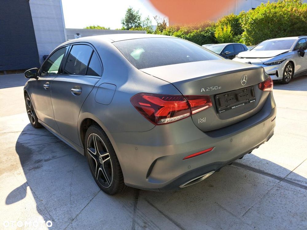 Mercedes-Benz Klasa A 250 e PHEV AMG Line 8G-DCT - 10