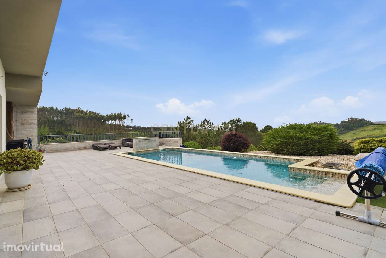 Moradia isolada T3 com piscina e jardim - apenas a 10 min da cidade da - Grande imagem: 2/26