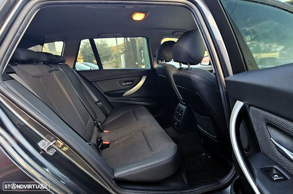 BMW 320 d Aut. Sport Line - 8