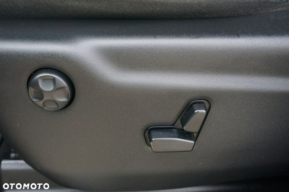 Jeep Grand Cherokee - 16