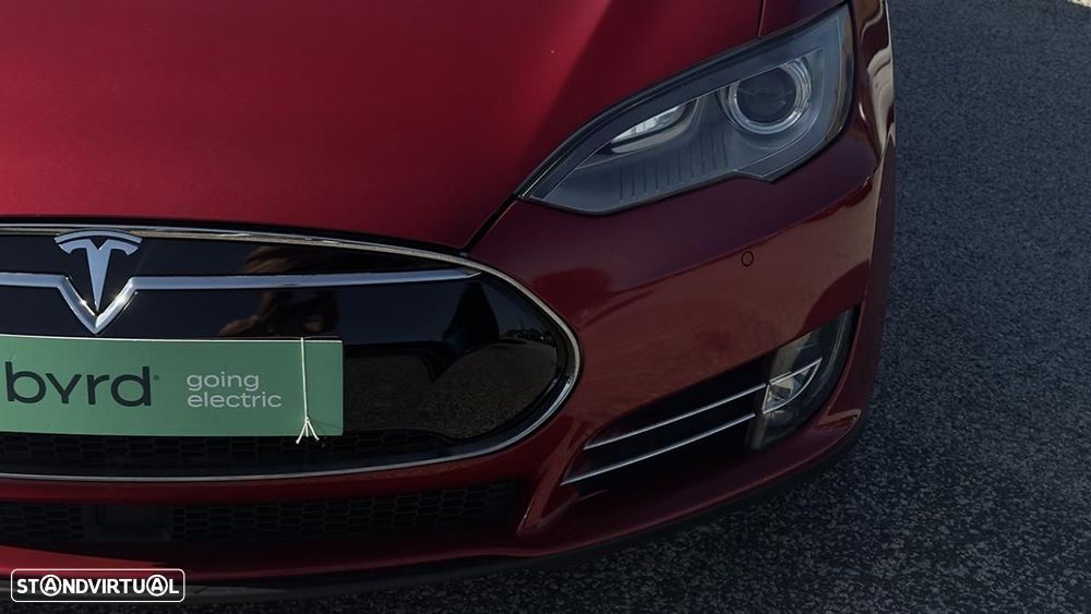 Tesla Model S 85D - 8