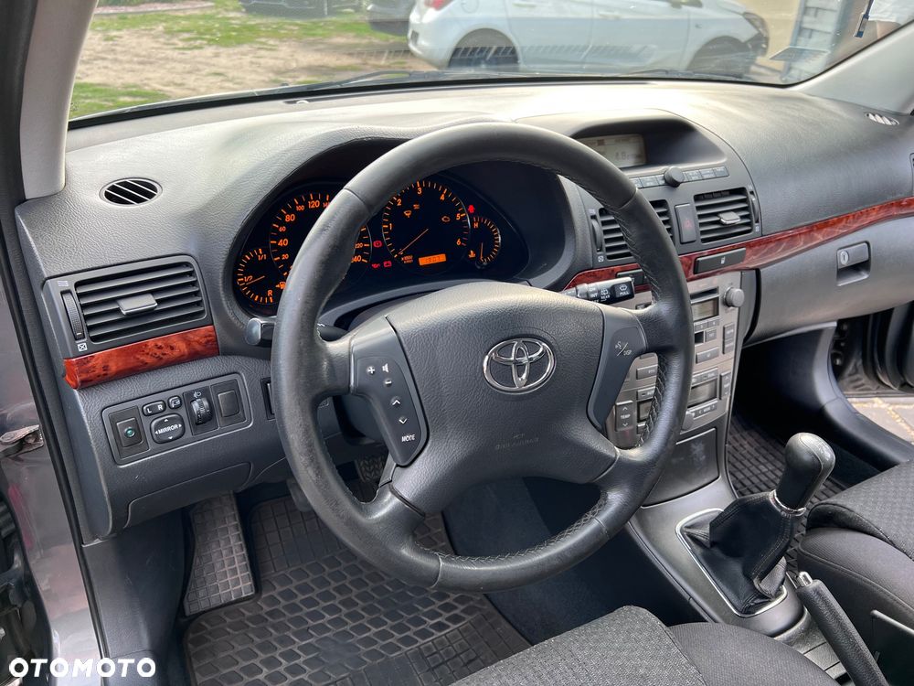 Toyota Avensis 2.0 D-4D Prestige - 12