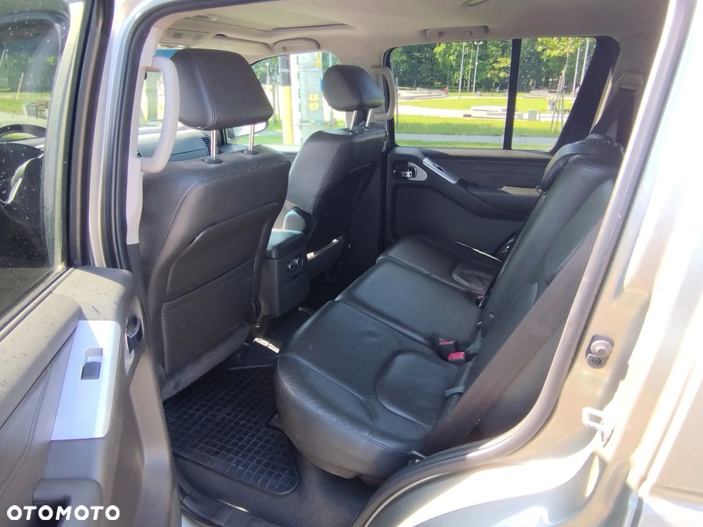 Nissan Pathfinder 2.5 DCi Platinum - 8