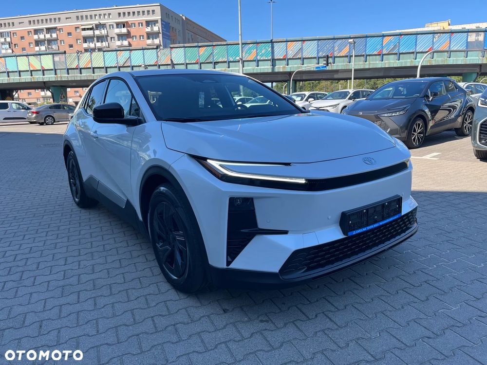 Toyota C-HR+ - 3