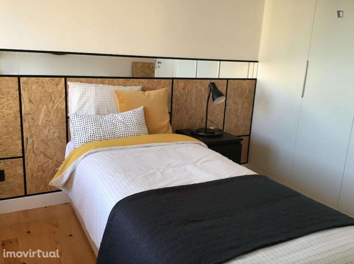 Quarto - localizado em Restelo Lisbon - Grande imagem: 2/6