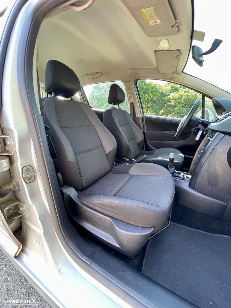 Peugeot 207 SW 1.4 Trendy - 12