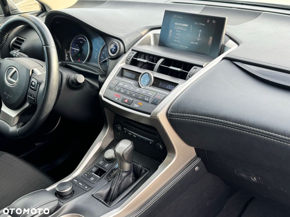 Lexus NX 300h Elite 2WD - 24