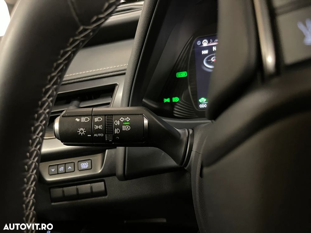 Lexus UX 250h Business Edition - 20