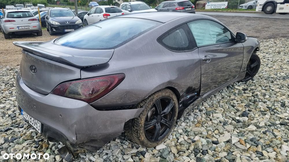 Hyundai Genesis - 13