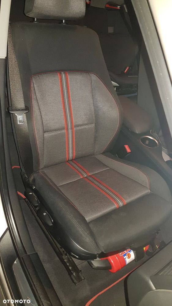 BMW X1 xDrive18d - 9