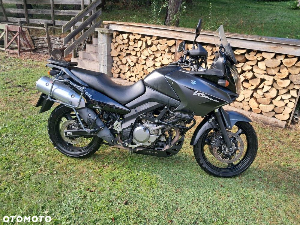 Suzuki V-STROM - 10