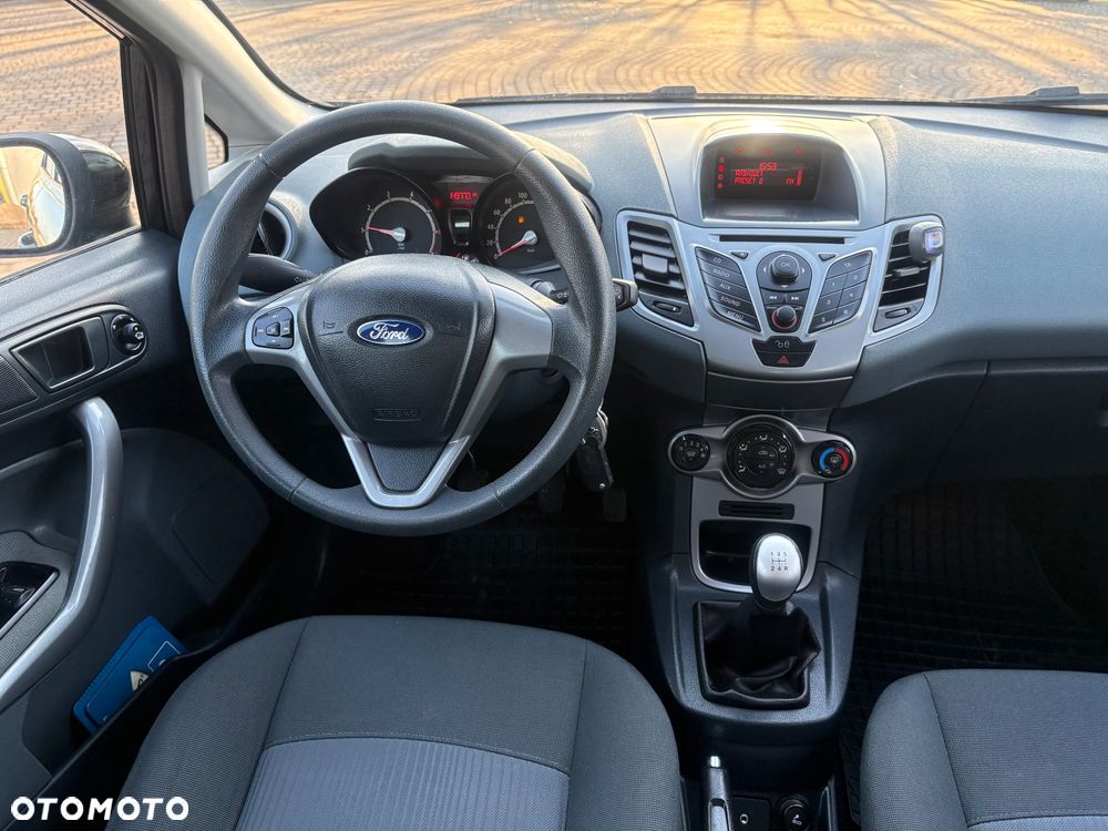 Ford Fiesta 1.25 Champions Edition - 31