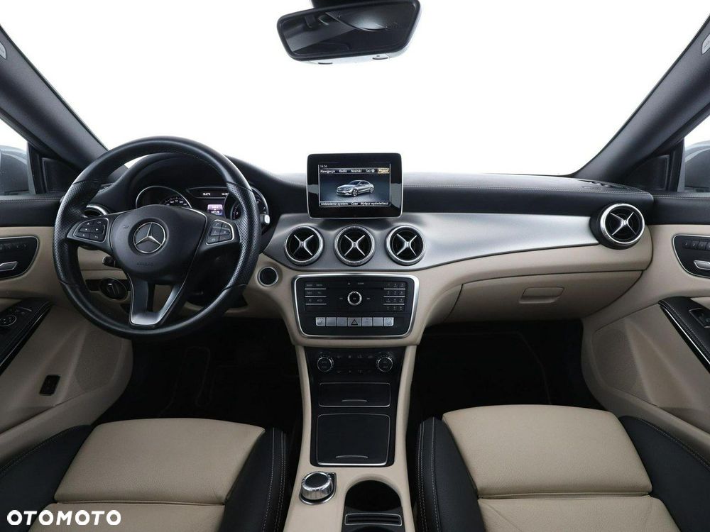 Mercedes-Benz CLA 180 7G-DCT - 16
