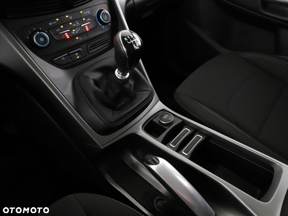 Ford Kuga 1.5 EcoBoost 2x4 Trend - 27