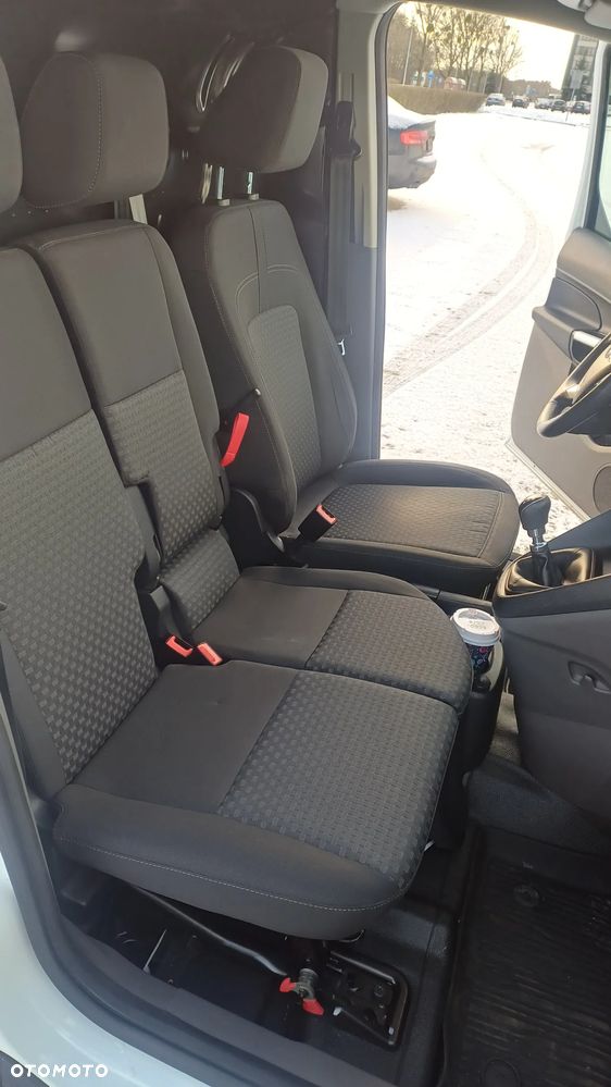 Ford Transit Connect - 17