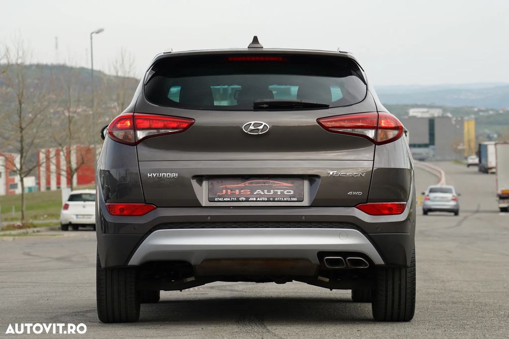 Hyundai Tucson 2.0 CRDI 4WD Automatik Style - 23