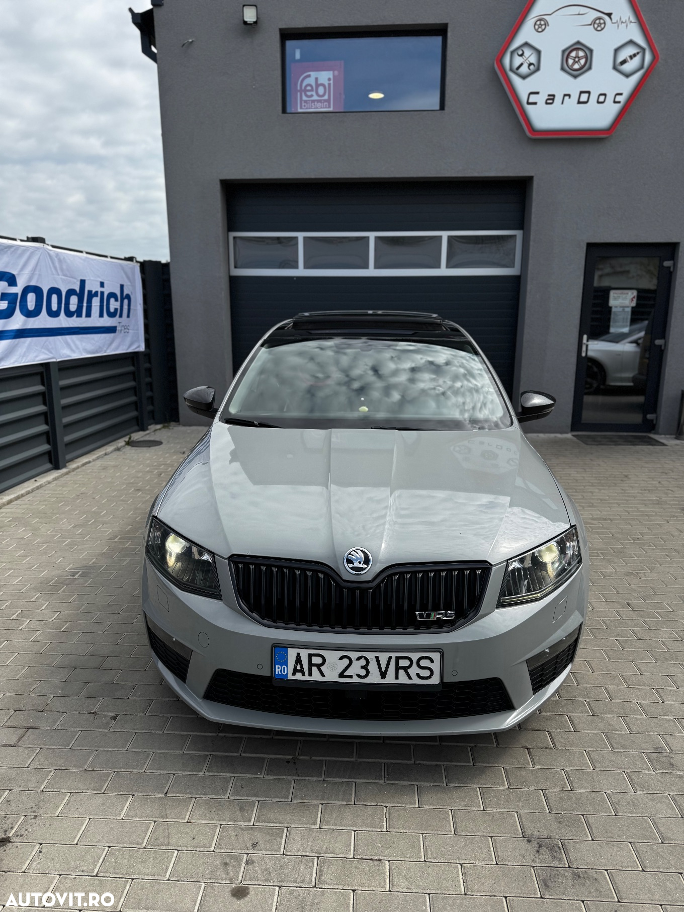 Skoda Octavia 2.0 230 TSI DSG RS - 3