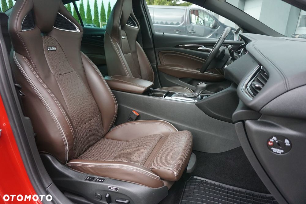 Opel Insignia 2.0 T 4x4 GSi + S&S - 29